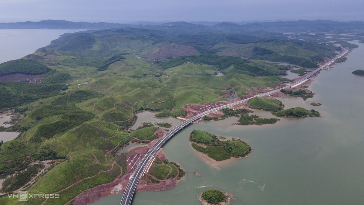 Cao tốc Vân Đồn - Móng Cái trước ngày thông xe