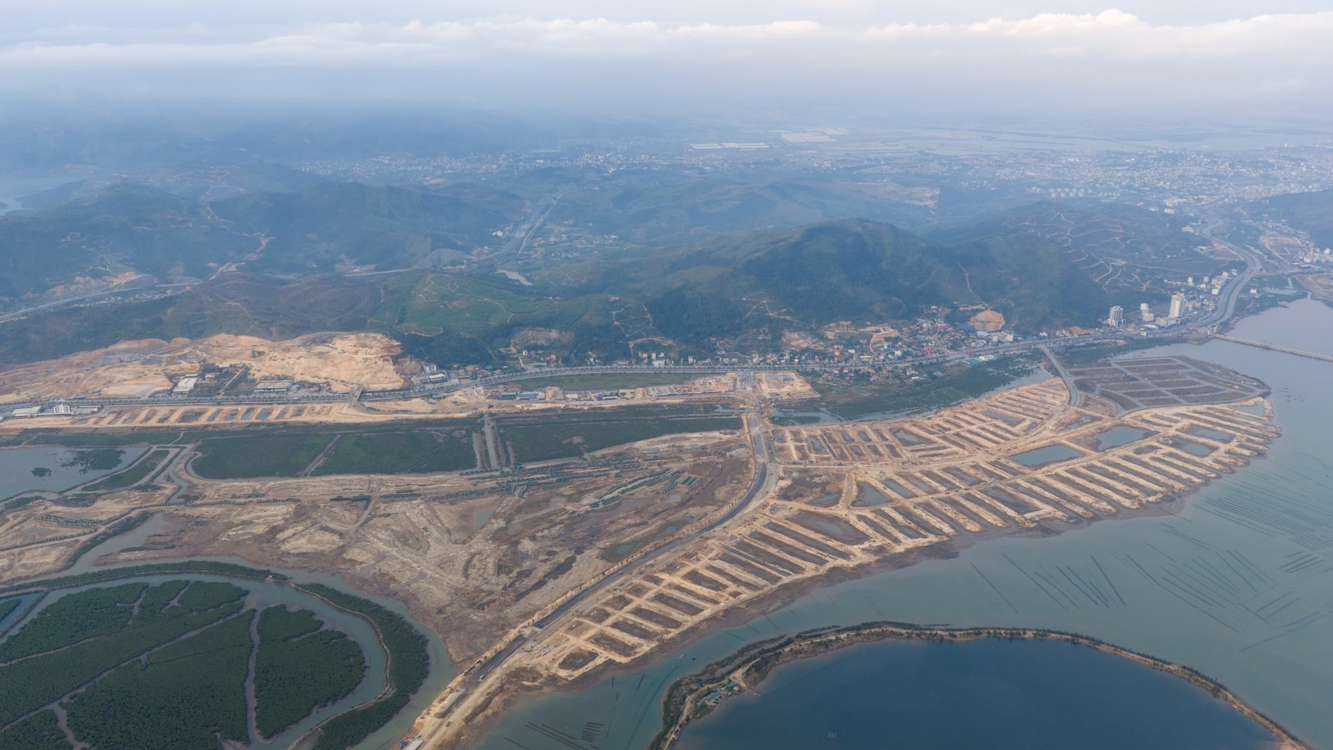 Tiến độ Vinhomes Hạ Long xanh tháng 1 2026, siêu đô thị lớn nhất Vingroup 